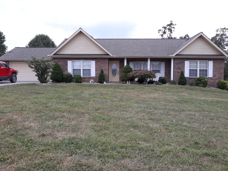 1548 Foxfire Cir, Seymour, TN 37865