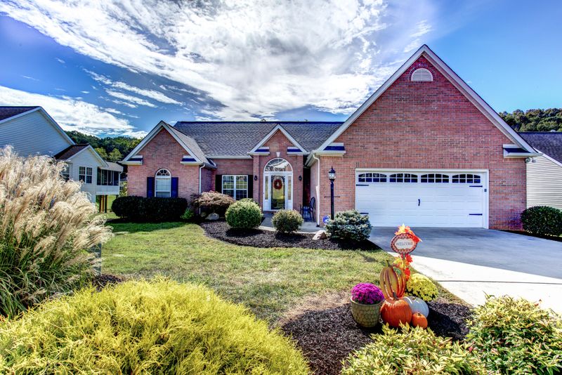 1548 Mandrell Dr, Knoxville, TN 37918