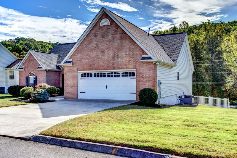 1548 Mandrell Dr, Knoxville, TN 37918