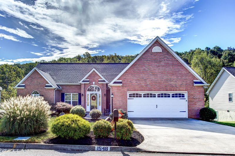 1548 Mandrell Dr, Knoxville, TN 37918