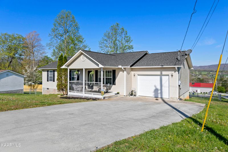 155 Crowley Cir, Jacksboro, TN 37757