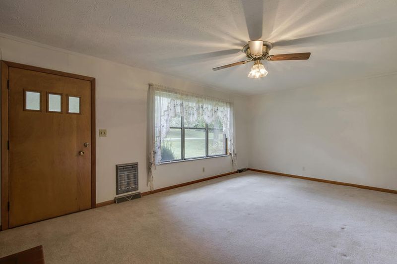 155 Green Hills Dr, Vonore, TN 37885