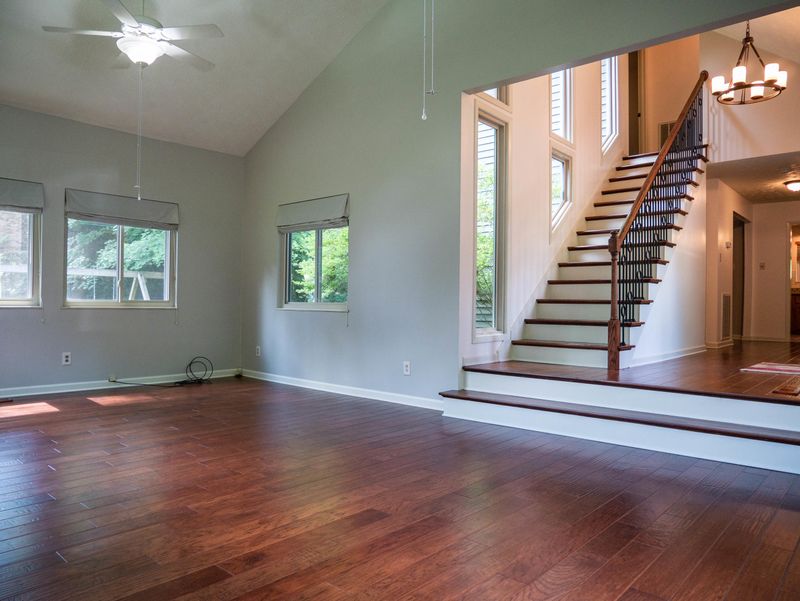 155 Greystone Dr, Oak Ridge, TN 37830