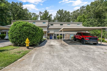 155 Hendrix Dr, Oak Ridge, TN 37830
