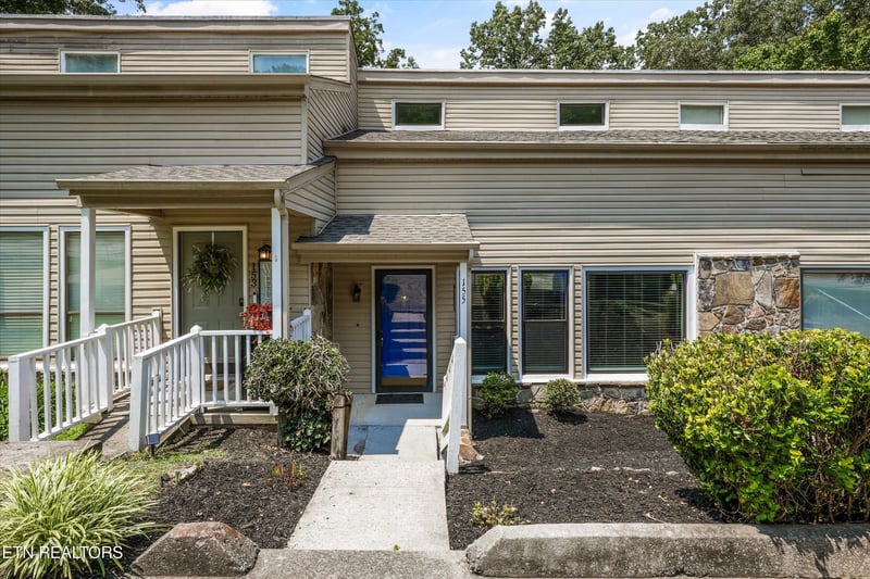 155 Hendrix Dr, Oak Ridge, TN 37830