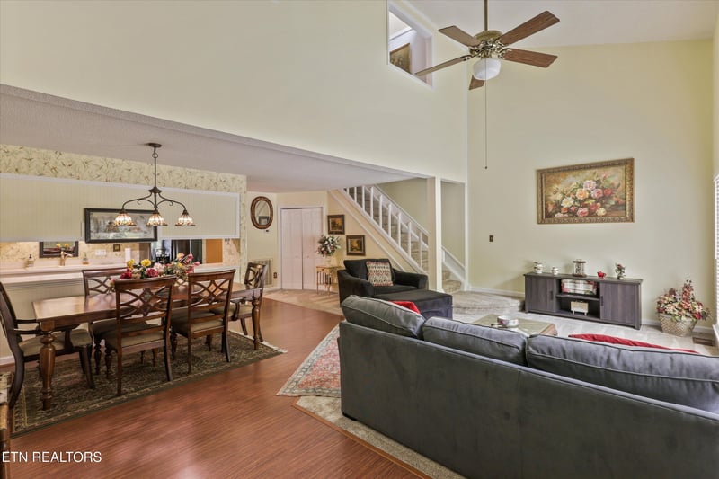 155 Hendrix Dr, Oak Ridge, TN 37830