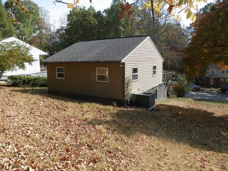 155 Johnson Rd, Oak Ridge, TN 37830