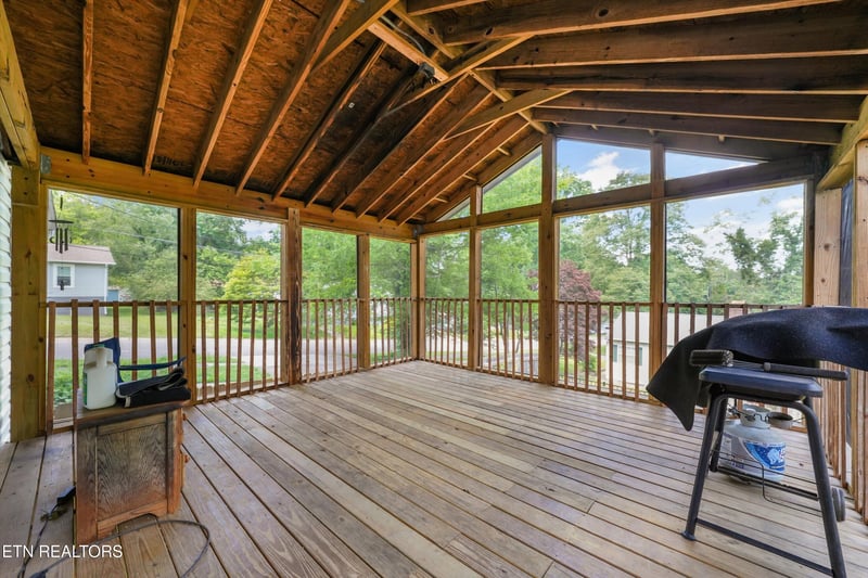 155 Kentucky Ave, Oak Ridge, TN 37830