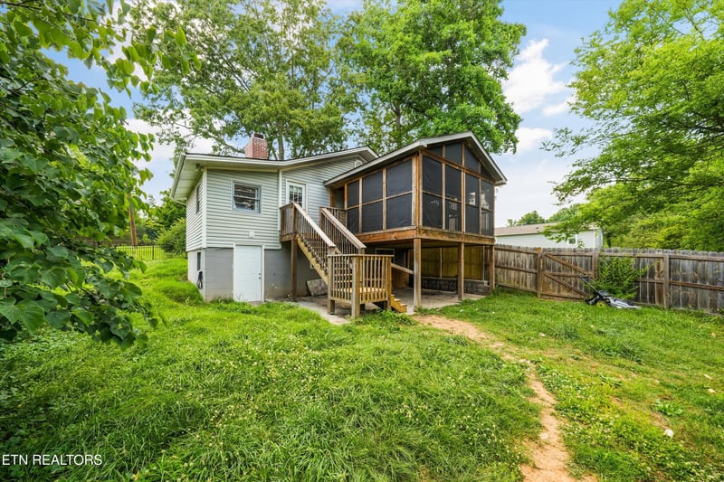 155 Kentucky Ave, Oak Ridge, TN 37830