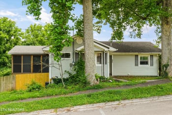 155 Kentucky Ave, Oak Ridge, TN 37830