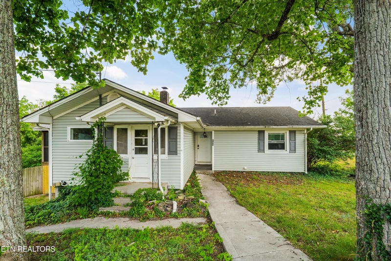 155 Kentucky Ave, Oak Ridge, TN 37830