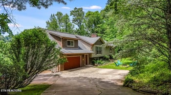 155 Lakeview Cir, Clinton, TN 37716