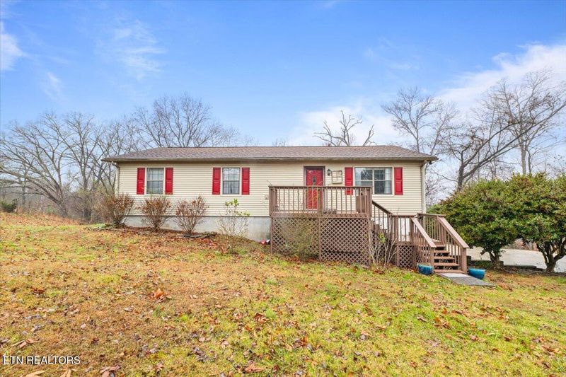 155 Mozingo Ln, Jacksboro, TN 37757