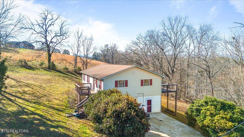 155 Mozingo Ln, Jacksboro, TN 37757