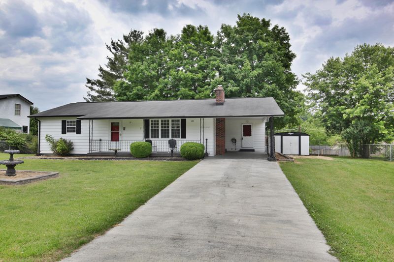 155 Oak St, Jacksboro, TN 37757