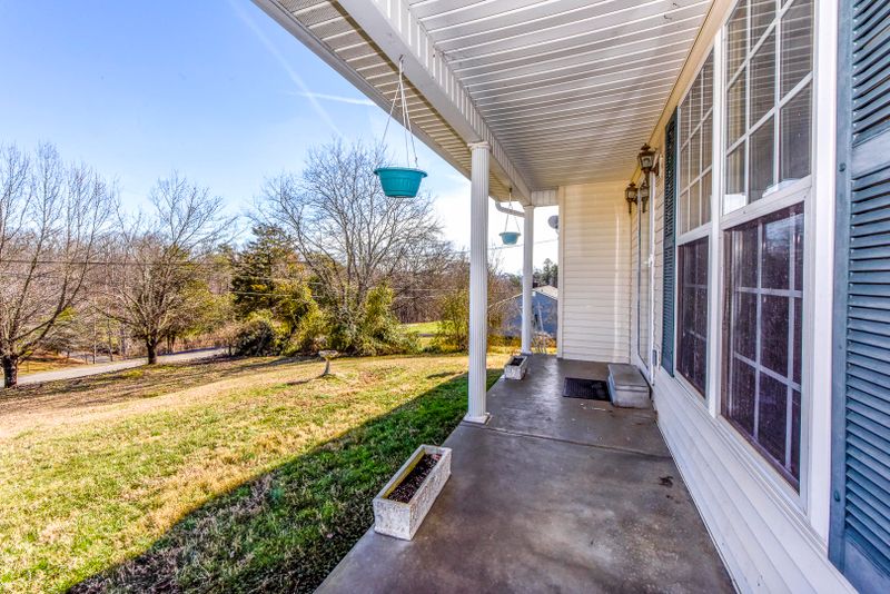 155 Pleasant View Loop, Clinton, TN 37716