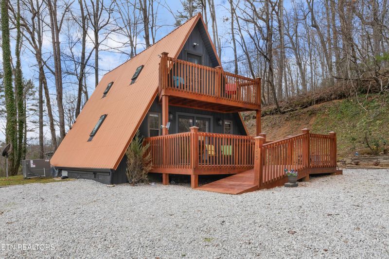 155 Rainbow Cir, Lafollette, TN 37766