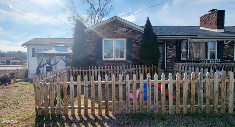 155 Williams Ferry Rd, Lenoir City, TN 37771
