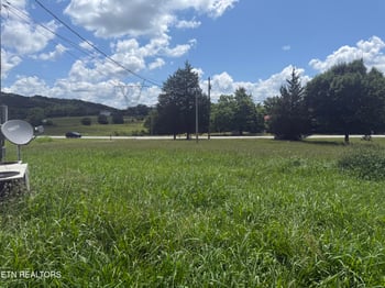 1550 Broadway Dr, Bean Station, TN 37708