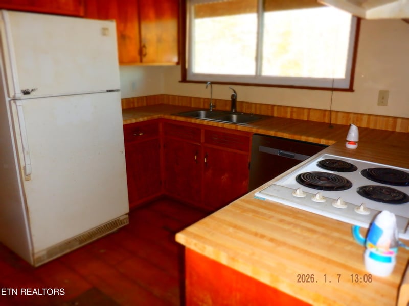 1550 Genesis Rd, Lancing, TN 37770