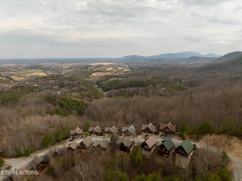 1551 Bears Den Way, Sevierville, TN 37876