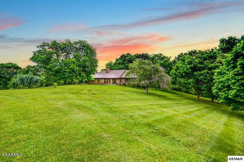 1551 Somerset Ln, Sevierville, TN 37862