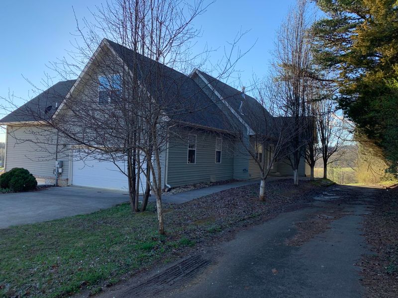 1552 Park Ln, Sevierville, TN 37876