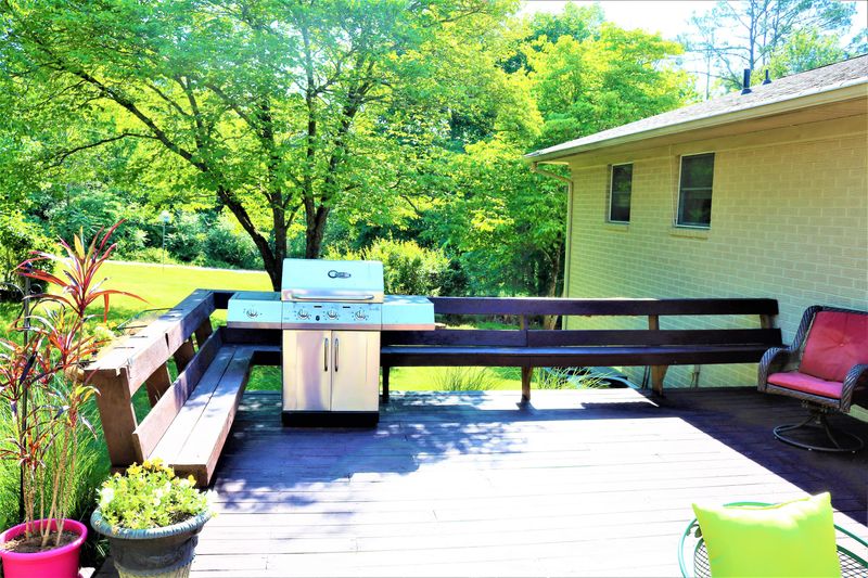 15529 Hwy 11 E, Lenoir City, TN 37772