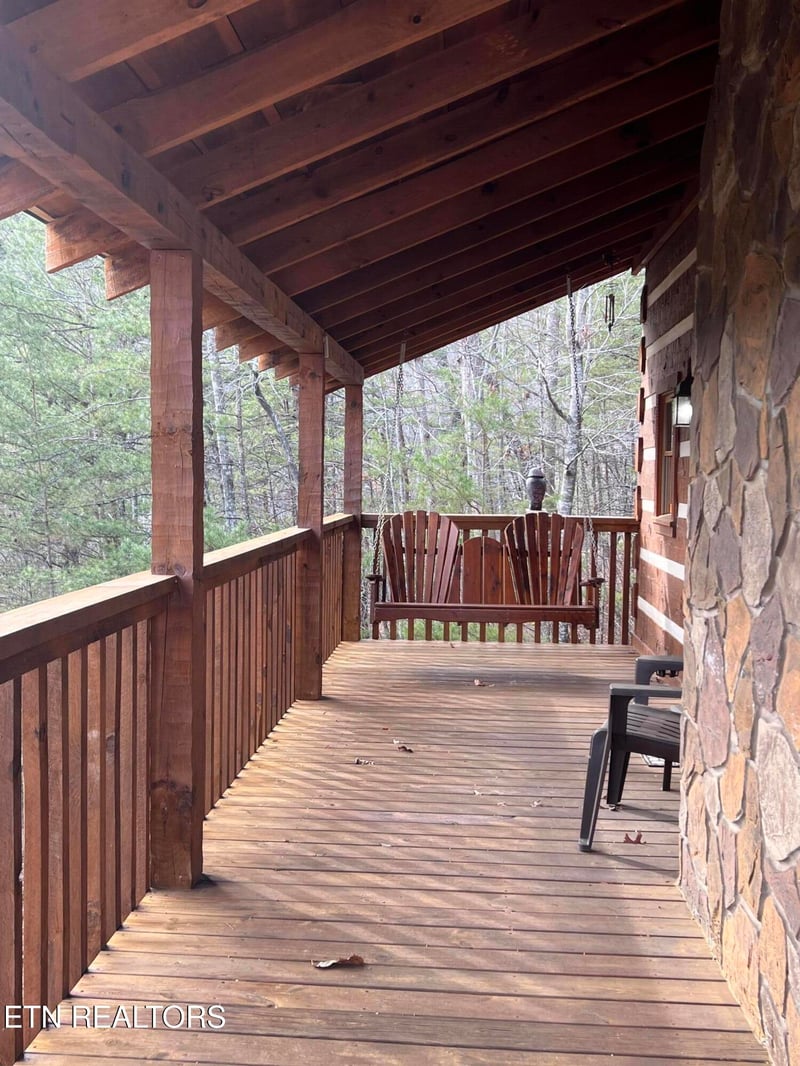 1554 Bear Valley Rd, Sevierville, TN 37876