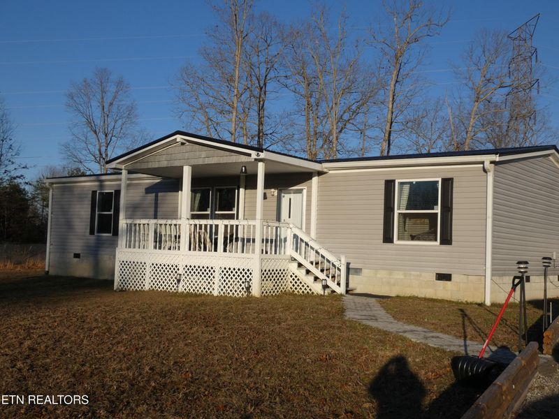 1554 George Branch Dr, Monterey, TN 38574