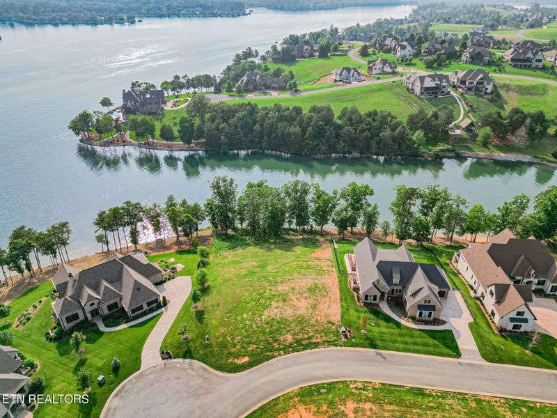 1556 Bower Ct, Lenoir City, TN 37772