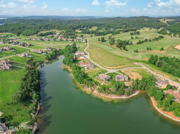 1556 Bower Ct, Lenoir City, TN 37772