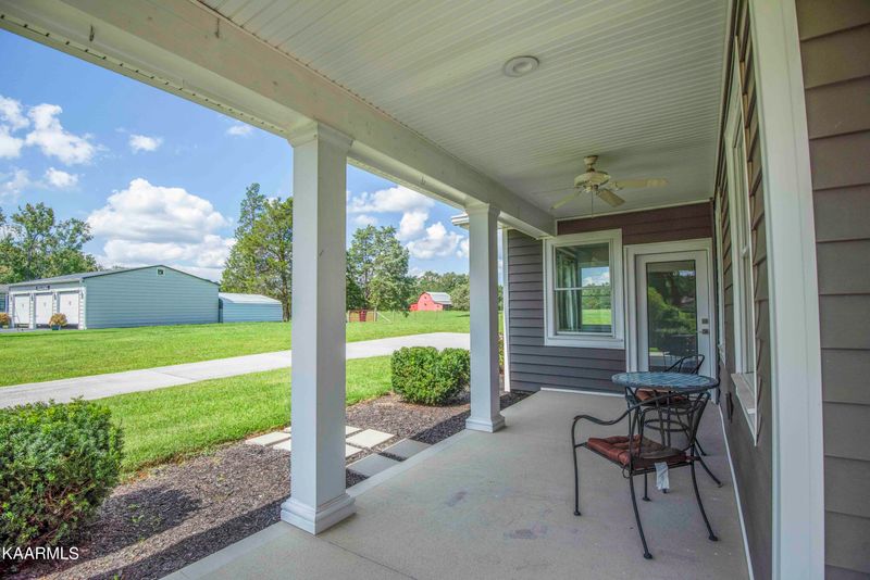 1556 Middlesettlements Rd, Maryville, TN 37801