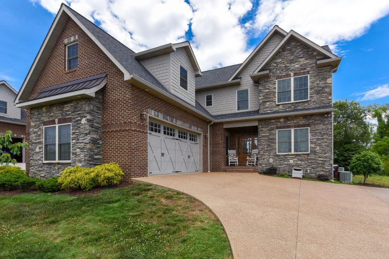 1558 Tsuga Dr, Alcoa, TN 37701