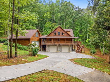 156 Fencerail Gap Rd, Walland, TN 37886