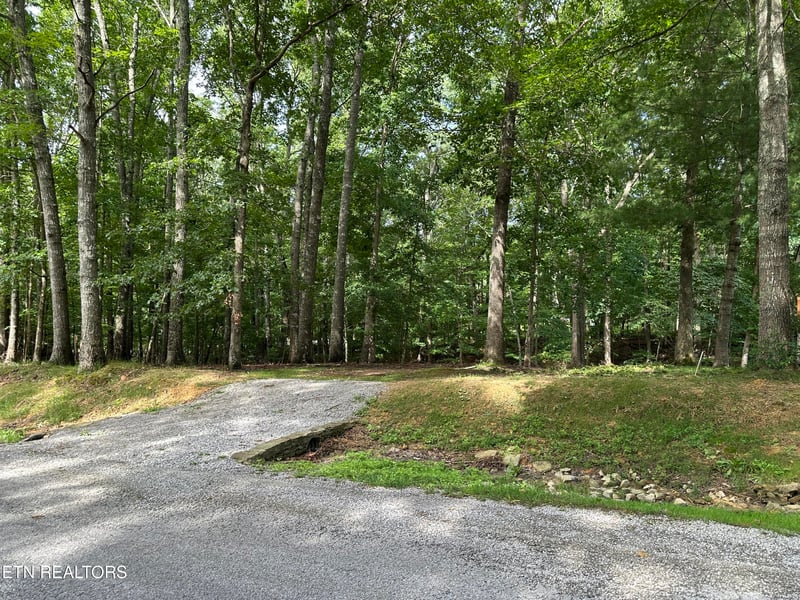 156 Glenwood Dr, Crossville, TN 38558