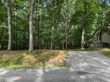 156 Glenwood Dr, Crossville, TN 38558