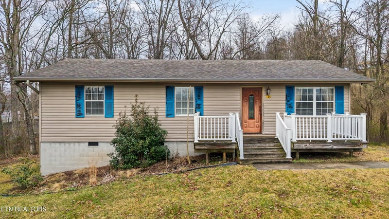 156 Hollifield Dr, Jacksboro, TN 37757