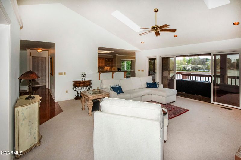 156 Inagehi Way, Loudon, TN 37774