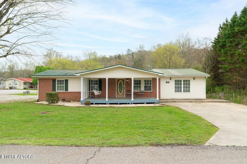 156 Rector Dr, Huntsville, TN 37756