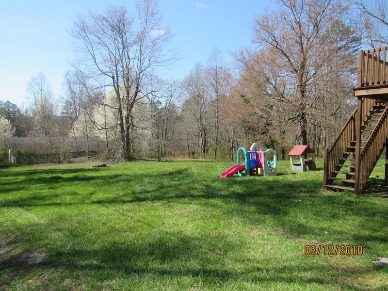 156 Ro Mo Rd, Harriman, TN 37748