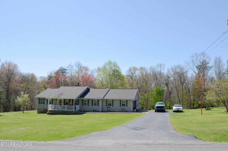 156 S Summerhaven Dr, Crossville, TN 38555