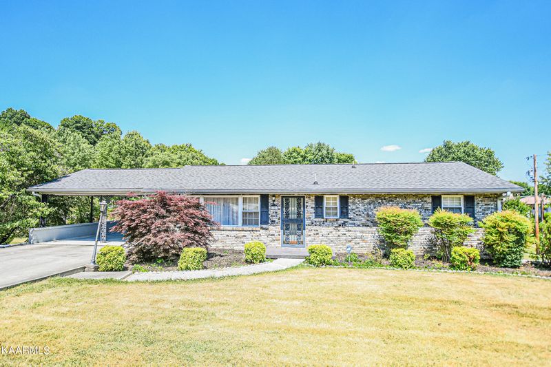 156 Scenic Dr, Jacksboro, TN 37757