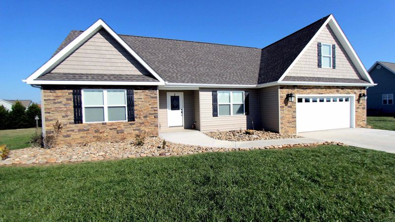 156 Wind Chase Way, Madisonville, TN 37354