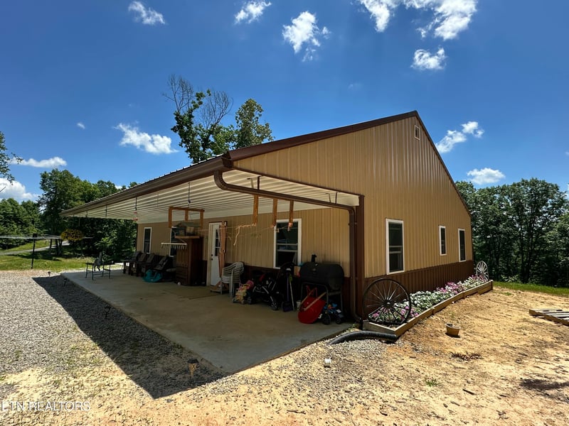 1561 Coon Hollow Rd, Sunbright, TN 37872