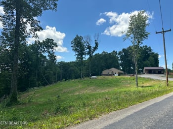1561 Coon Hollow Rd, Sunbright, TN 37872