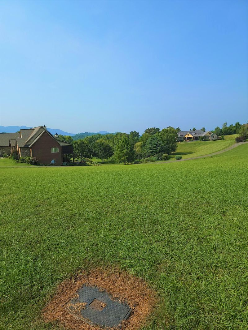 1561 Mint Meadows Dr, Maryville, TN 37803