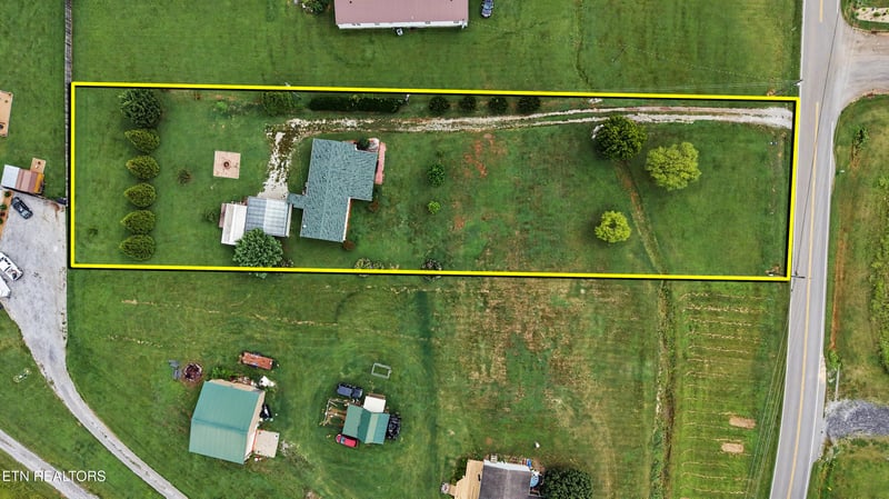 1561 Niles Ferry Rd, Madisonville, TN 37354