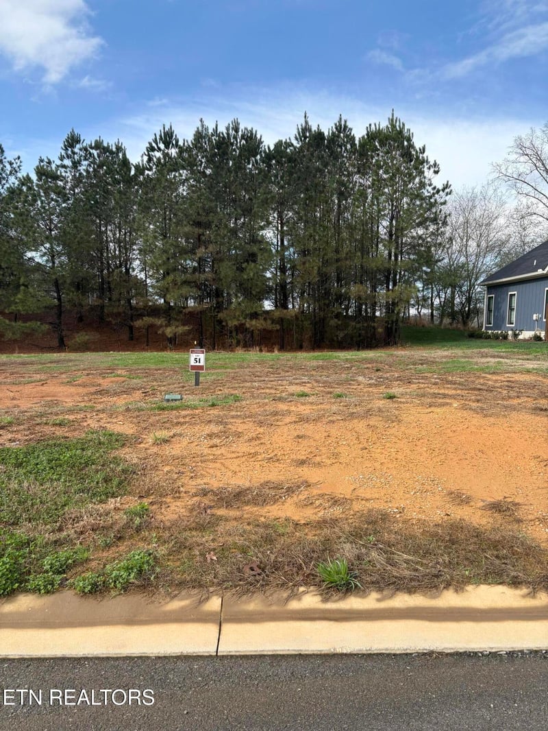 1565 Bobcat Run Dr, Loudon, TN 37774