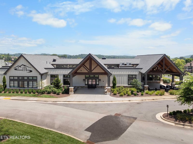 1565 Bobcat Run Dr, Loudon, TN 37774